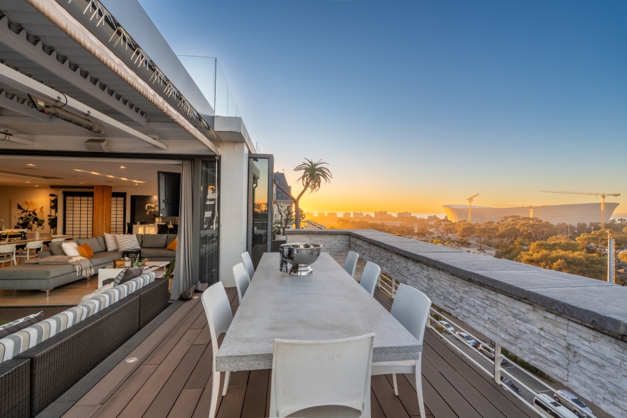 To Let 2 Bedroom Property for Rent in Green Point Western Cape